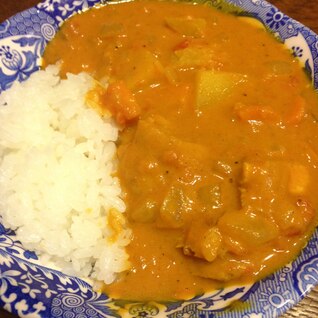 ルー・小麦不使用！体にいいエスニックチキンカレー